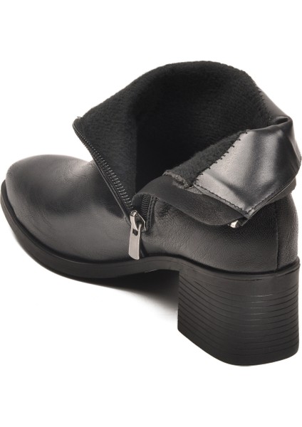 Siyah Cilt Fermuarlı Kaymaz Polarlı Kadın Topuklu Bot 417637 Z fırsatları