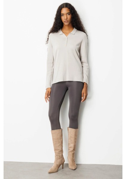 Kadın Polo Yaka Yakası ve Kolu Düğmeli Bluz 25391 Vizon fiyatları