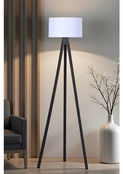 Ahşap Gövdeli Siyah Ayak Lambader Beyaz Başlık