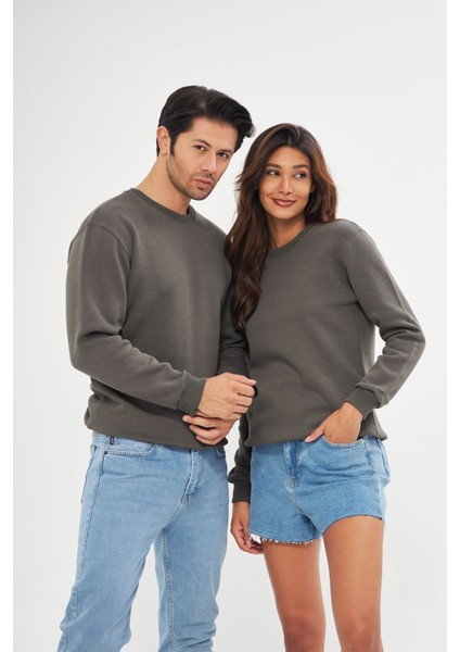 Unisex Slim Fit Sweatshirt