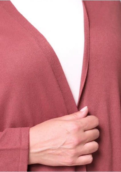 Kadın Büyük Beden Yumuşak Dokulu Çift Yırtmaçlı Uzun Triko Hırka fırsatları