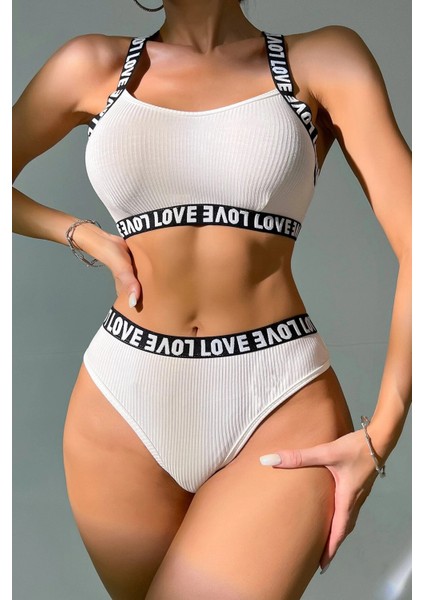 Kadın Beyaz Çapraz Sırt ve Love Yazı Detaylı Iç Çamaşır Takımı fırsatları