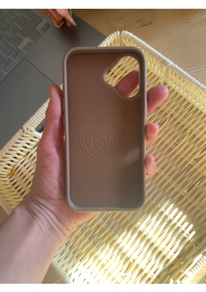 Apple Iphone 16 Uyumlu Esnek Silikon Ultra Ince Kılıf indirimleri