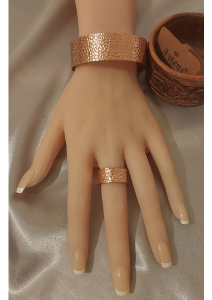 El Yapımı Saf Bakır Bileklik ve Yüzük - Çekiç Desenli, Unisex, Şık ve Sağlıklı