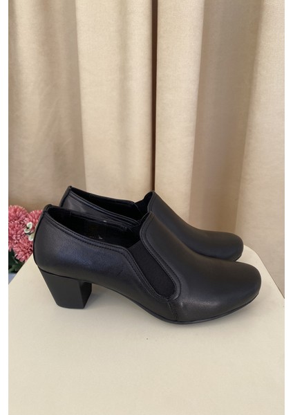 Siyah Hakiki Deri Anatomik Taban Rahat ve Şık Günlük Kadın Ayakkabı TMD202521 fırsatları