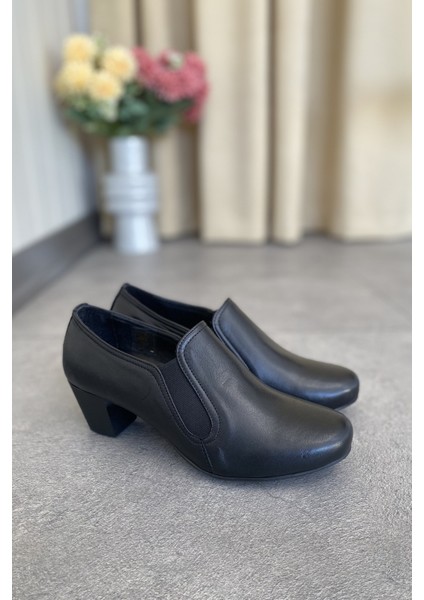 Siyah Hakiki Deri Anatomik Taban Rahat ve Şık Günlük Kadın Ayakkabı TMD202521 indirimleri