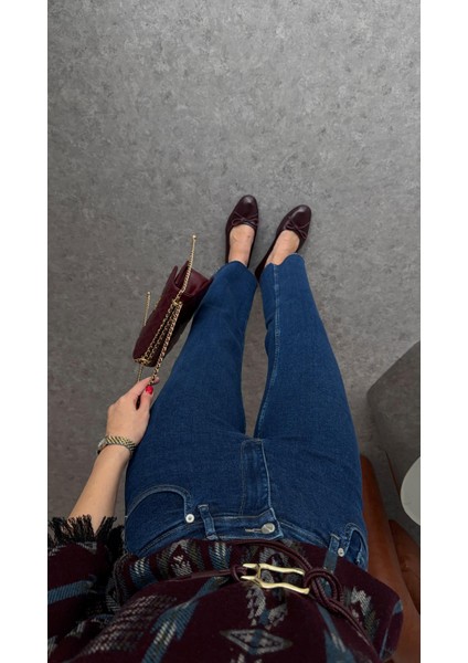 Likralı Kesik Paça Koyu Jean modelleri