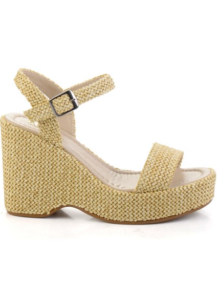 Bej Kadın Dolgu Topuklu Ayakkabı K05688950228