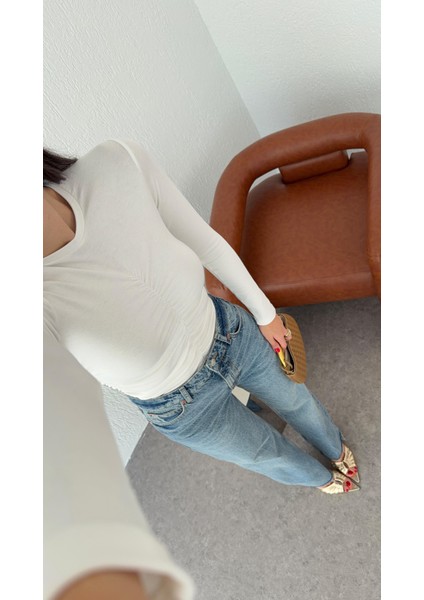 Önü Büzgülü Beyaz Soft Touch Bluz fiyatları