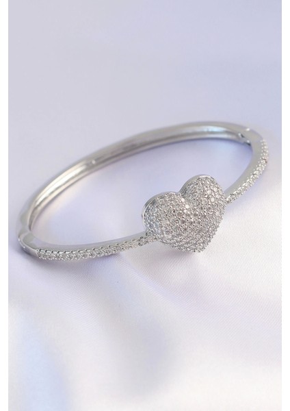 Bfs Vip Seri Pirinç Zirkon Taşlı Gümüş Renk Kalp Model Kelepçe