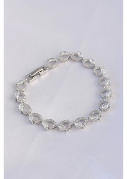 Bfs Vip Seri Pirinç Zirkon Taşlı Gümüş Renk Arpa Model Bileklik