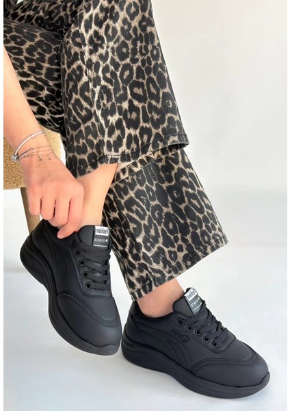 Yejja Siyah Cilt Bağcıklı Spor Ayakkabı