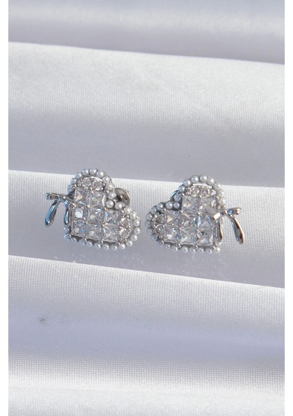 Bfs Pirinç Gümüş Renk Fiyonk Detay Incili Zirkon Taşlı Kalp Küpe fiyatları