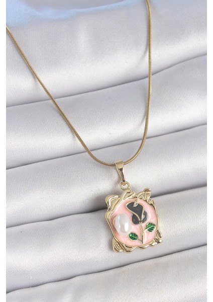 Bfs 316L Çelik Gold Renk Zincir Pembe Mineli Çiçek Işlemli Inci Detay Portre Model Kadın Koly