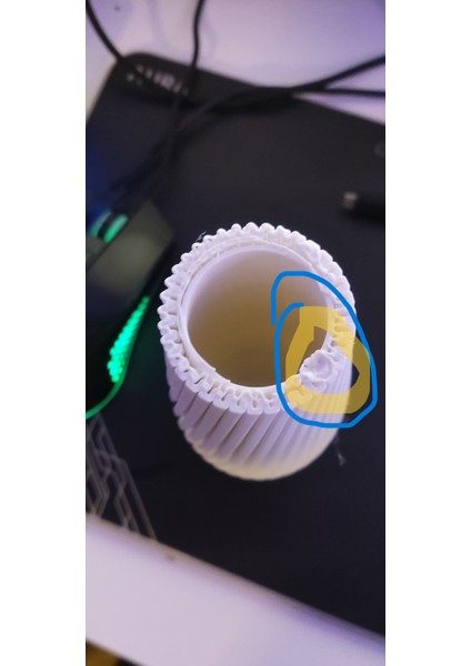 (KUSURLU ÜRÜN) 3D Baskılı Sprial Vazo 15 cm fiyatları