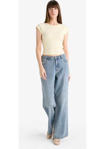 Slim Fit Dar Kesim Bisiklet Yaka Basic Düz Modal Kısa Kollu Tişört F0685AX25AU fiyatları