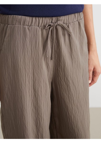 Yeni Sezon Beli Lastikli Dokulu Kadın Pantolon fırsatları