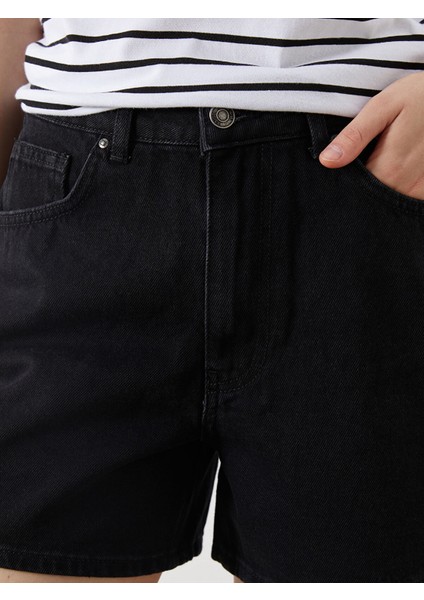 Yeni Sezon Standart Fit Kadın Jean Şort modelleri