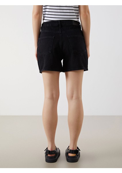 Yeni Sezon Standart Fit Kadın Jean Şort fırsatları