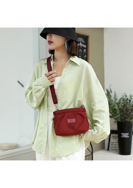 Yeni Kadın Çantası 2025 Kore Tarzı Moda Çapraz Çanta Kadın Su Geçirmez Naylon Kumaş Omuz Çantası Rahat Çok Yönlü Kadın Çantası (Yurt Dışından) modelleri