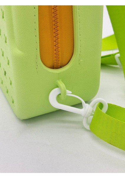 Yeni Sevimli Delik Çanta Eva Sırt Çantası Hafif Sevimli Dıy Yeni Küçük Okul Çantası (Yurt Dışından) fırsatları