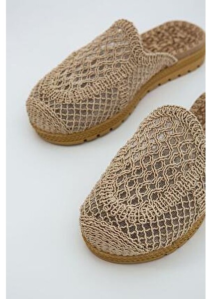 Bej Önü Kapalı Hasır Örgü Dış Mekan Ve Ev Terliği