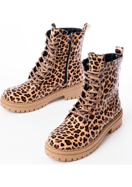 2121-356 Parlak Leopar Bağcıklı Fermuarlı Günlük Kadın Bot