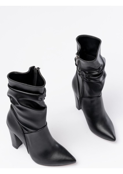 VRT-4815 Siyah Yüksek Kalın Topuklu Körüklü Fermuarlı Kadın Bot fırsatları