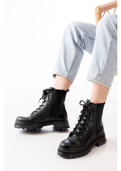 2051-298 Siyah Cilt Düz Topuklu Bağcıklı Lastikli Günlük Kadın Bot