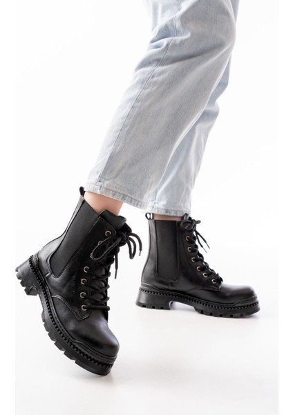 2051-298 Siyah Cilt Düz Topuklu Bağcıklı Lastikli Günlük Kadın Bot fiyatları