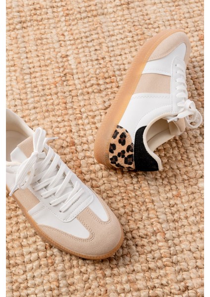 M-6006 Beyaz Garni Leopar Desenli Bağcıklı Termo Taban Günlük Kadın Spor modelleri