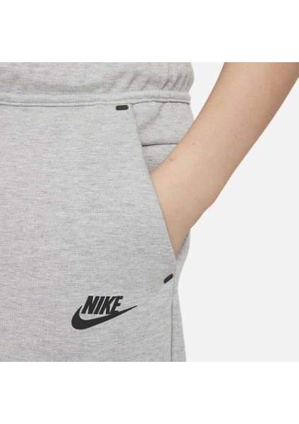 Sportswear Tech Fleece Şort fırsatları