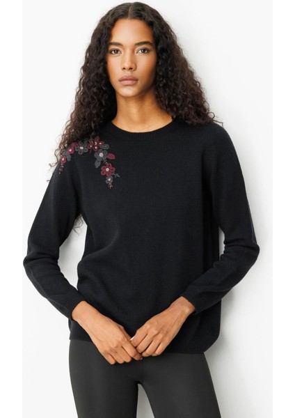 Kadın Sıfır Yaka Omzu Işlemeli Yün Kazak 25204 Siyah