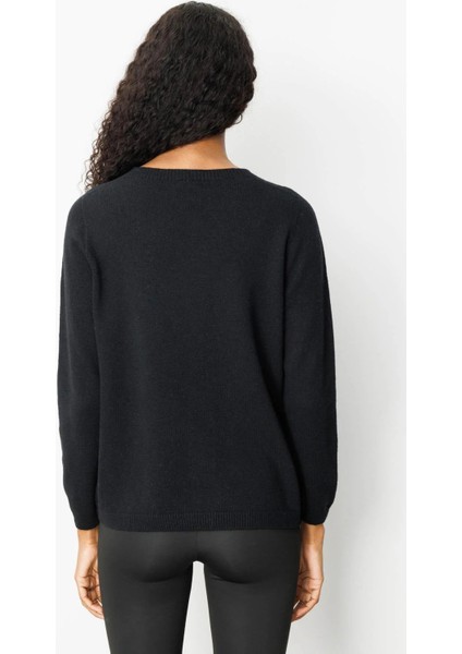 Kadın Sıfır Yaka Omzu Işlemeli Yün Kazak 25204 Siyah fırsatları