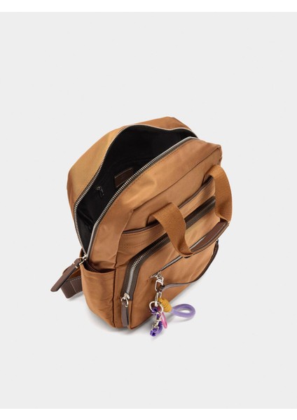 Teknik Kumaş Charm'lı Sırt Çantası fırsatları