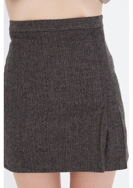 Balıksırtı Desenli Kısa Etek