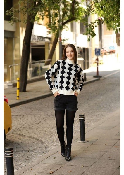 Desenli Erciyes Triko Kazak-Siyah Beyaz fırsatları