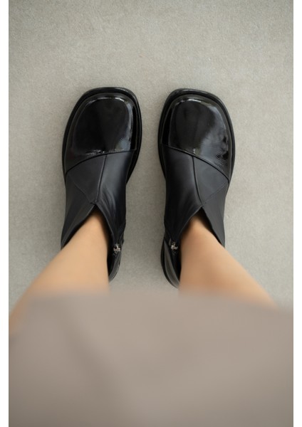 Varein Hakiki Deri Yandan Fermuarlı Küt Burun Kadın Bot- Siyah