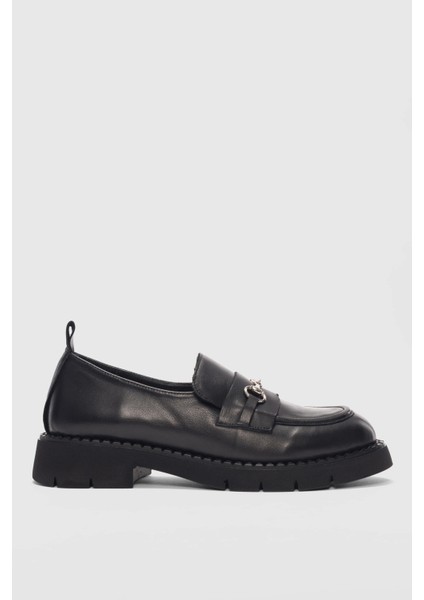 Ferelis Gümüş Toka Aksesuarlı Kadın Loafer- Siyah