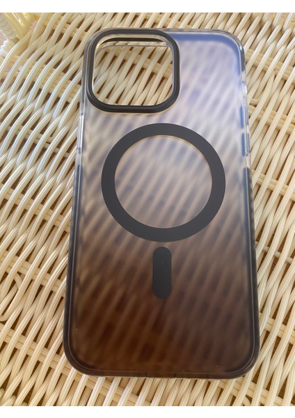 Husta Aksesua Apple Iphone 15 Pro Max Uyumlu Magsafe Özellikli Şeffaf Yeşil Kılıf