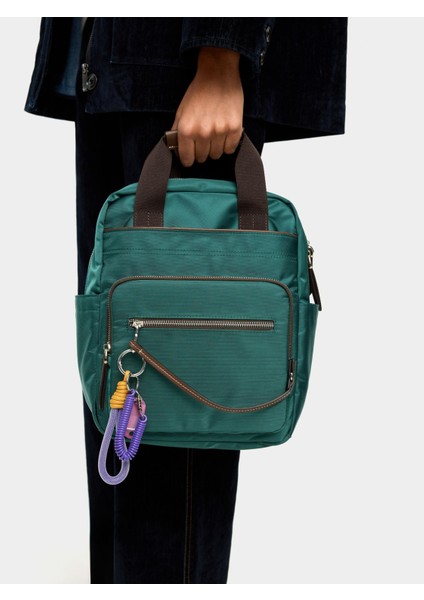 Teknik Kumaş Charm'lı Sırt Çantası fiyatları