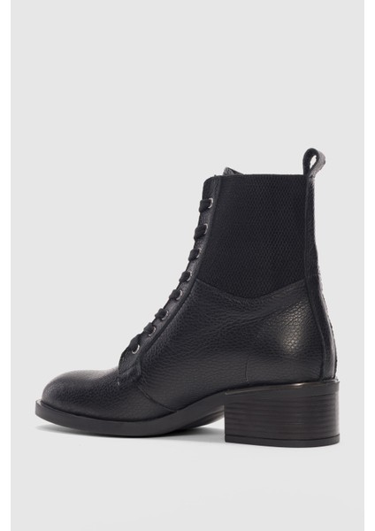 Veyora Hakiki Deri Bağcıklı Kadın Bot- Siyah modelleri