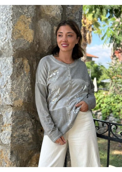 NC53761 Italyan Yazılı ve Taşlı Coton Sweatshirt Gri fırsatları