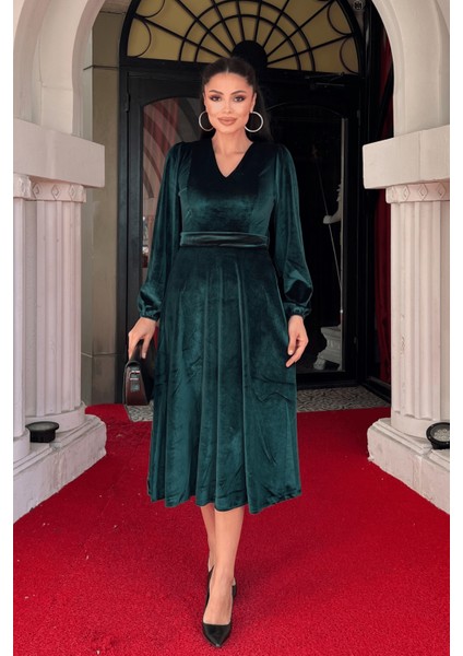 Kadife Kumaş V Yaka Midi Elbise - Zümrüt Yeşil