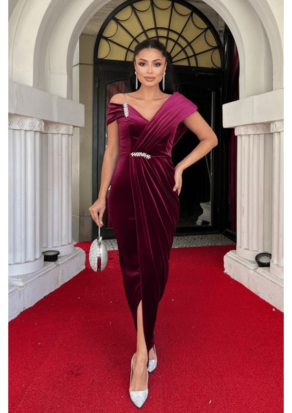 Kadife Kumaş Taş Detaylı Abiye Elbise - Bordo