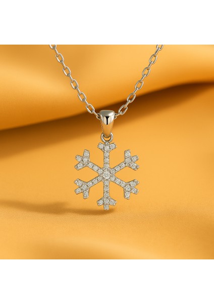 Kar Tanesi Pırlanta Kolye