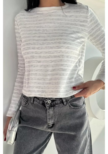 Kadın Bisiklet Yaka Çizgi Desenli Sweatshirt P-00018591 modelleri