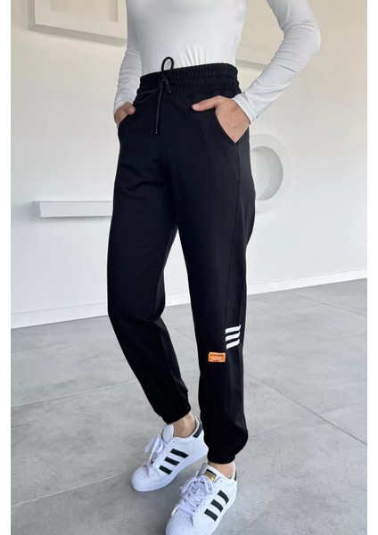 Kadın Bel ve Paça Lastikli Amblem Detaylı Eşofman Altı P-00018641