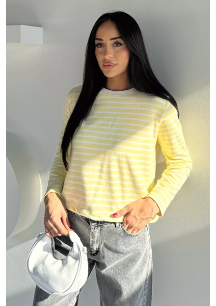 Kadın Bisiklet Yaka Çizgi Desenli Sweatshirt P-00018591 fiyatları