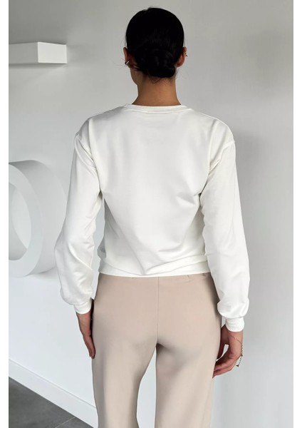 Kadın Bisiklet Yaka Baskılı Taş Işlemeli Sweatshirt P-00018552 fırsatları